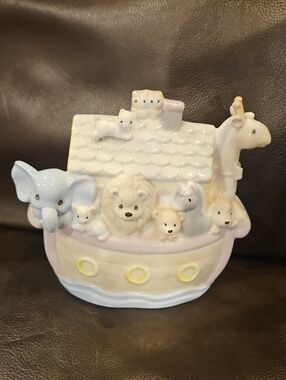 Enesco Noahs Ark Animal Figurine Music Box